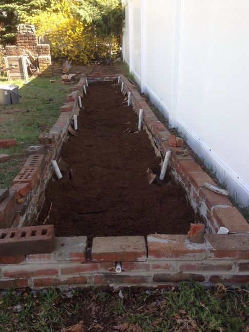 Seră de grădină ridicată cu cărămidă DIY cu irigare_07