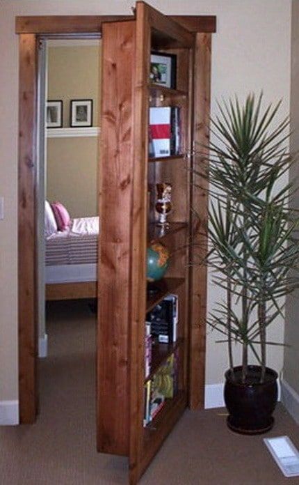 Polica za knjige da stane u vaš skriveni ulaz